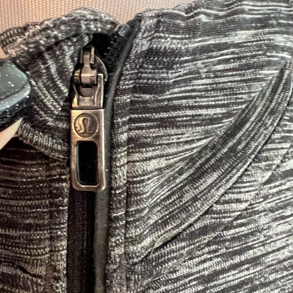 Lululemon Hooded Metal Tech Vent Half Zip - Large - Picture 3 of 5